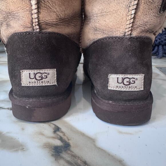 Ugg Women’s Tall Bailey Triplet Button Brown Bomber Suede Sheepskin Boots Size 9 - Picture 12 of 14